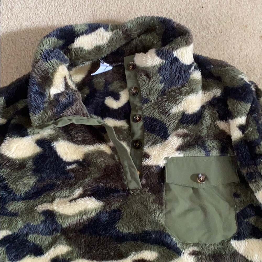 Camo Sweatshirt - Picture 2 of 4